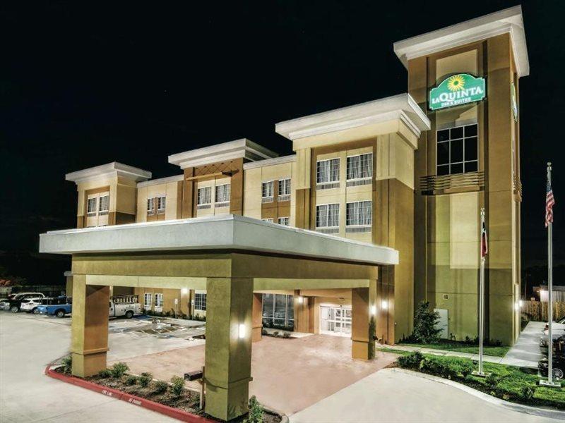 La Quinta By Wyndham Victoria - South Hotel Exterior photo
